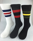 Los calcetines finos de secado rápido blancos del algodón, deslizan calcetines resistentes de los ricos del algodón de Elastane