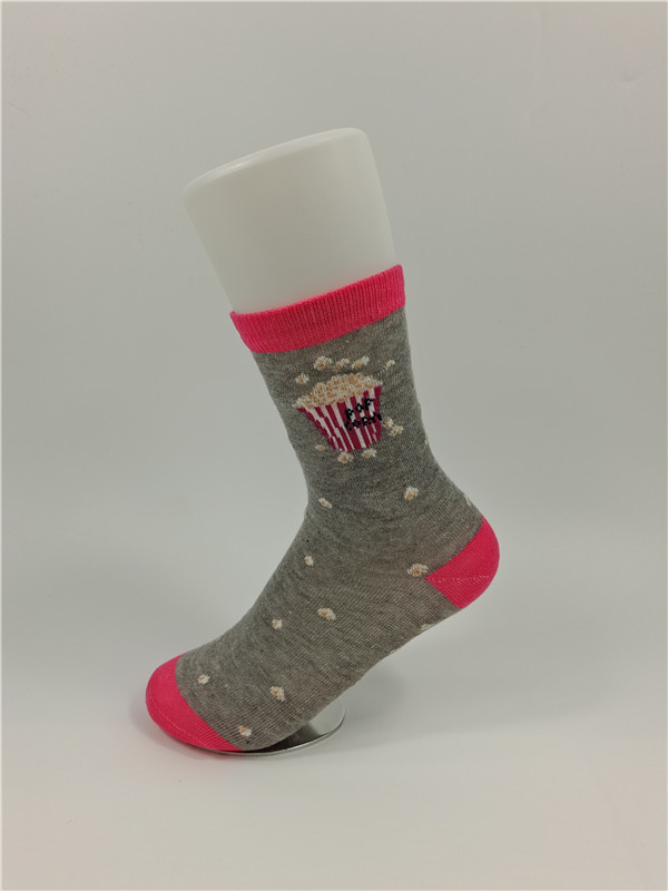 Elastane hizo punto tamaño por encargo coloreado los calcetines antis de los modelos del algodón de los niños del resbalón