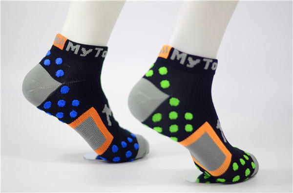 No calcetines de secado rápido de la resbalón para los calcetines resistentes de la resbalón mayor, colorida con poliéster